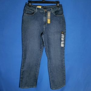 Lee Straight Leg Jeans Relaxed Fit For All-Day Comfort And  Effortless Style